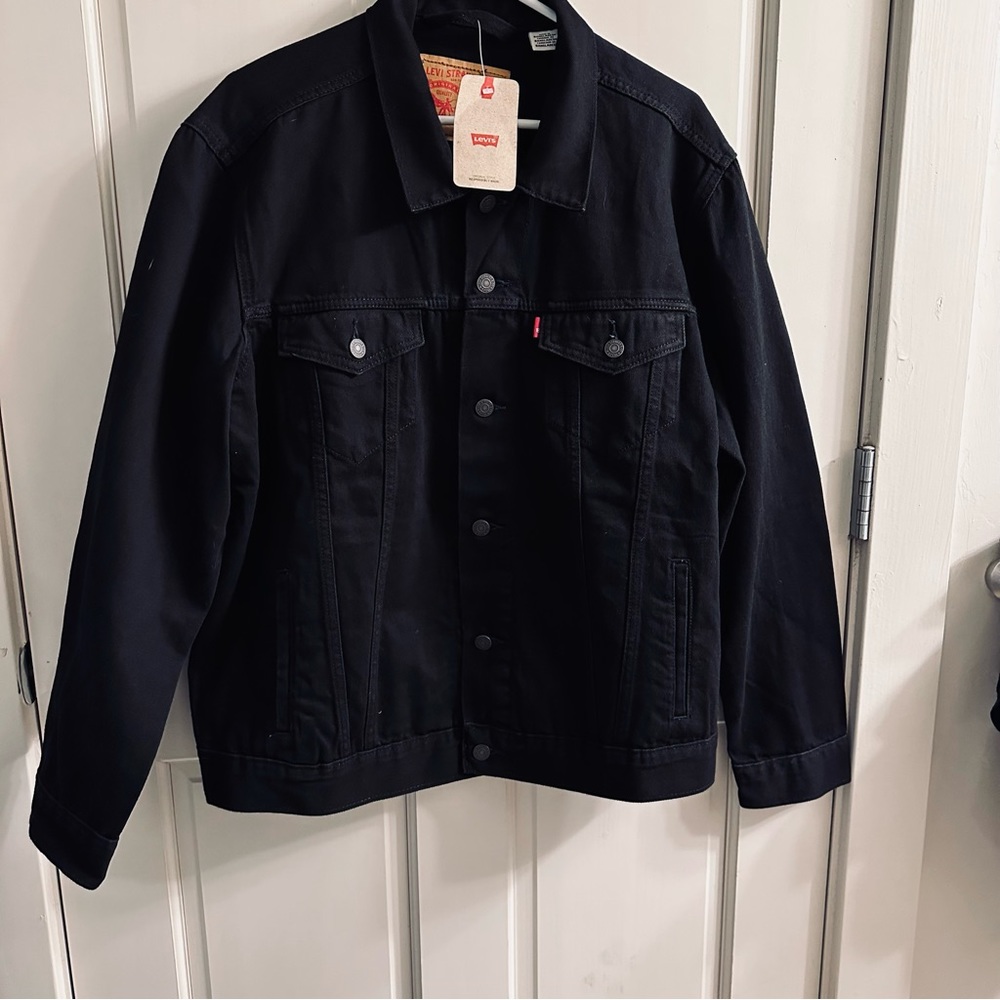 Levi’s black Jean jacket
